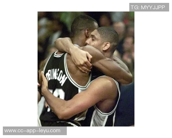 米奇约翰逊赞文班全场高水平表现令人惊叹的表现与坚持