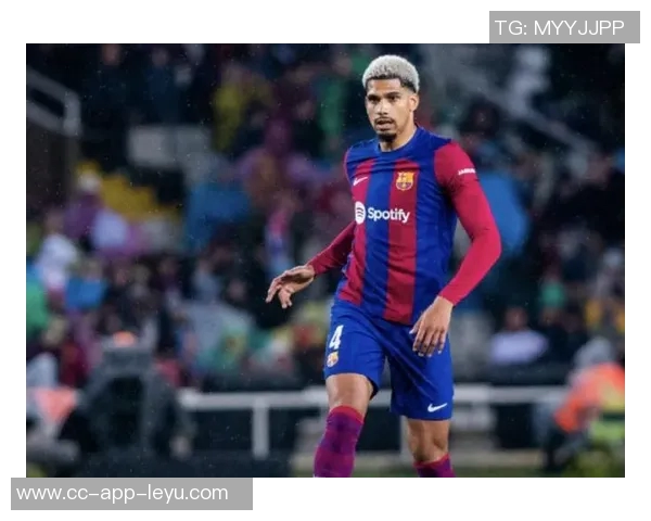 巴萨备战周末联赛加维阿劳霍奥尔莫缺席训练引关注