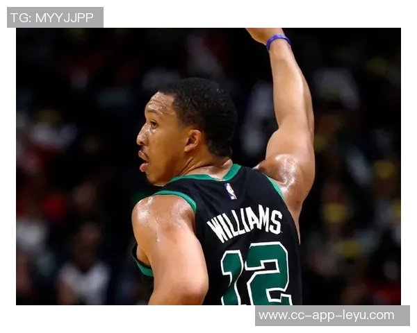 豪泽盛赞布朗连续八场得分超30他在场上如鱼得水随心所欲