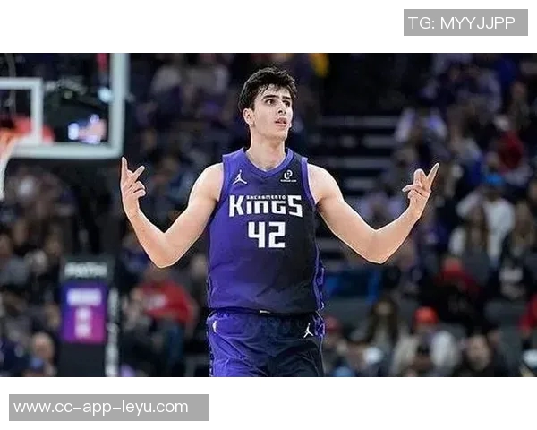 国王主帅称赞雷诺换防能力与考德威尔搭档提升球队表现 国王主帅称赞雷诺换防能力与考德威尔搭档提升球队表现